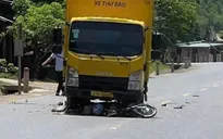 Xe ô tô thư báo va chạm xe máy, 2 người thương vong