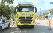 Xử lý nghiêm xe quá khổ, quá tải qua địa bàn TP Huế