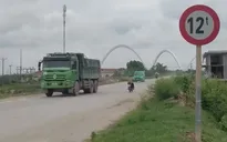 Bắc Ninh: Khu dân cư bụi bặm và ồn ào vì xe tải