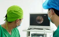 Cảnh báo trẻ nhét dị vật vào tai, mũi, đường thở