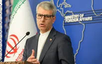 Iran xác nhận đang thu phí "dịch vụ hàng hải" qua eo biển Hormuz