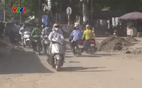Người dân Hà Nội ngột ngạt vì bụi ô nhiễm từ công trường