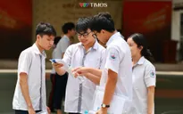 Nam sinh bị gãy tay tự tin đạt 9 điểm tiếng Anh thi vào 10 Hà Nội