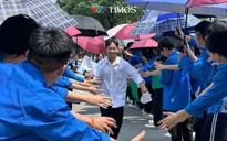 Toàn cảnh kỳ thi lớp 10 Hà Nội đông kỷ lục