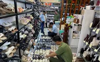 Thu giữ 100 sản phẩm giày dép giả mạo nhãn hiệu tại Ninh Bình