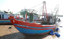 Cứu thành công tàu cá gặp nạn gần cửa biển ở Nghệ An