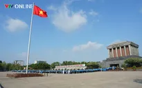 Đoàn đại biểu dự Đại hội XIV Công đoàn Việt Nam vào Lăng viếng Chủ tịch Hồ Chí Minh