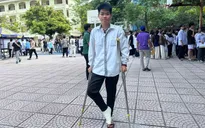 Gãy chân trước ngày thi, nam sinh giữ sự tự tin bước vào kỳ thi tốt nghiệp THPT 2026