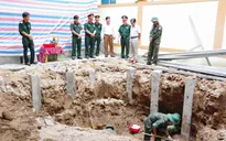 Phát hiện, cất bốc 4 hài cốt liệt sĩ trong khuôn viên Bệnh viện Thạch Hãn