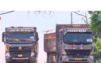 Xe quá tải nguy cơ gây mất an toàn đê biển Hải Phòng