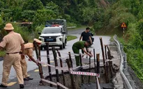 Mưa lớn gây sạt lở, sụt lún trên tỉnh lộ ở Lào Cai