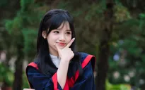 Nữ sinh Điện Biên mồ côi cha trở thành thủ khoa toàn quốc