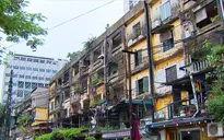 Dây điện chằng chịt, hạ tầng xuống cấp: Hiểm họa cháy nổ ở chung cư cũ Hà Nội