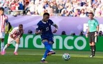 Mbappe giải quyết thứ bóng đá "xù xì" của Paraguay, ĐT Pháp vào tứ kết FIFA World Cup 2026™