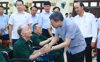 Thủ tướng Lê Minh Hưng thăm, tặng quà các thương binh, bệnh binh tại Ninh Bình