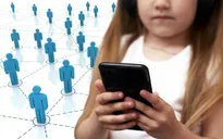 Làn sóng siết mạng xã hội với trẻ em lan rộng