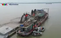 Hà Nội tăng cường kiểm tra khai thác cát, bến bãi trên sông Hồng trong mùa mưa lũ