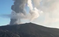 Italy: Vận hành cáp treo trên núi lửa Etna