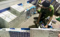 Phát hiện xe khách vận chuyển hơn 27.000 bao thuốc lá nhập lậu
