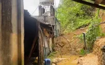 Lào Cai hỗ trợ người dân di dời khỏi khu vực sạt lở do mưa lớn