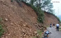 Mưa lớn gây sạt lở nhiều tuyến giao thông ở Lào Cai, Tuyên Quang