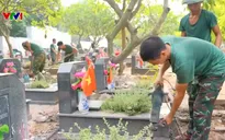 Hơn 200 cán bộ, chiến sĩ khẩn trương khai quật, lấy mẫu hài cốt liệt sĩ tại Nghĩa trang Mai Dịch