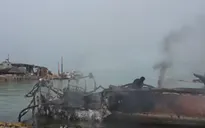 Houthi tập kích làm tê liệt cảng của Yemen