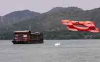 Robot bay - "Phao cứu sinh" thông minh trên sông nước