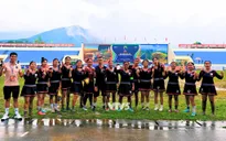 Những cô gái đam mê trái bóng tròn