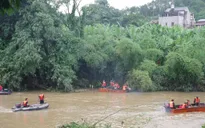 Lật thuyền tại Thái Nguyên: Đã tìm thấy 1 nạn nhân, tiếp tục tìm kiếm 2 người mất tích