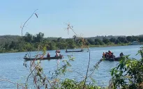 Nỗ lực tìm kiếm ba nạn nhân mất tích do lật thuyền