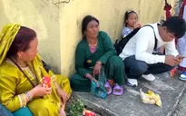 Chạy đua cứu hộ sau trận lũ quét tàn khốc tại Nepal