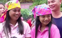 Hai mẹ con cùng thi đấu Giải Bóng đá nữ các dân tộc thiểu số - VTV Cup