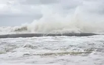 Vùng áp thấp suy yếu từ bão Saudel có thể quay lại Biển Đông, tái sinh thành bão