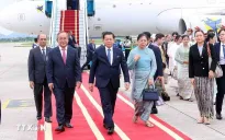 Tổng thống Myanmar và Phu nhân đến Hà Nội, bắt đầu thăm chính thức Việt Nam