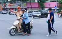 CSGT Hà Nội đồng loạt ra quân tuyên truyền, xử lý phụ huynh và học sinh vi phạm giao thông