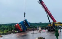 Khởi tố tài xế vụ lật xe khách khiến 4 người tử vong ở Gia Lai