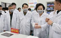 Phó Thủ tướng Phạm Thị Thanh Trà kiểm tra công tác giám định ADN, xác định danh tính hài cốt liệt sĩ