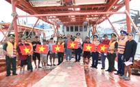 Cảnh sát biển đồng hành cùng ngư dân chống khai thác hải sản bất hợp pháp