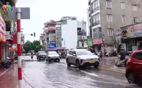 Hà Nội ngập úng cục bộ do mưa lớn