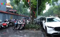 Vỉa hè ở Hà Nội bị lấn chiếm sau kiểm tra