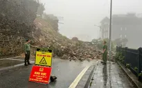 Nứt, sụt lún đường tại Lâm Đồng do mưa lớn, nhiều điểm sạt lở ở khu du lịch Tam Đảo