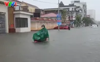 Nghệ An mưa lớn kỷ lục gây ngập sâu, lũ trên nhiều sông tại Bắc Bộ vẫn ở mức cao