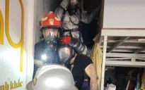 Hà Nội: Cháy nhà trên phố Trần Vỹ, giải cứu 5 người mắc kẹt