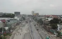 Người dân khổ vì bụi, nước tràn vào nhà khi sống bên con đường sửa chữa