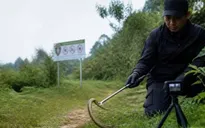 Săn bắt rắn hoang dã để quay video có bị xử phạt?