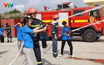 Bắc Ninh: Hơn 1.300 người dân, học sinh trải nghiệm kỹ năng phòng cháy, chữa cháy