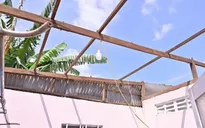 Mưa dông kèm gió mạnh tại An Giang làm 44 nhà dân bị tốc mái