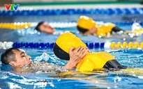CSGT Hà Nội rèn kỹ năng bơi cứu hộ, sẵn sàng ứng phó tình huống khẩn cấp