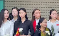 Văn nghệ sĩ tiễn đưa các liệt sĩ ở công viên Lê Thị Riêng